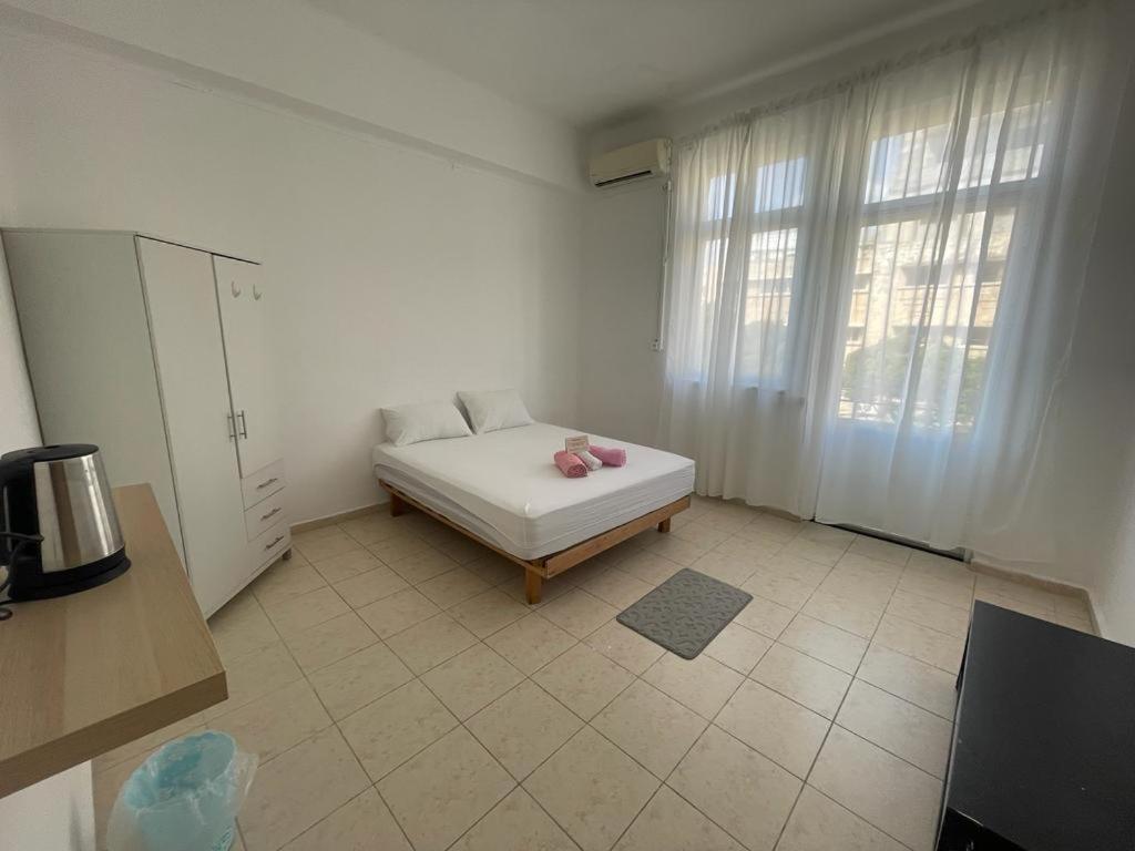 Godson Guest House Down Town Haifa Bagian luar foto