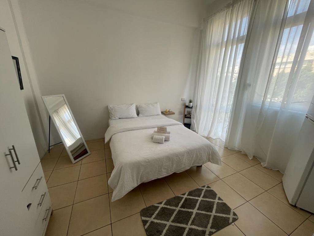 Godson Guest House Down Town Haifa Bagian luar foto